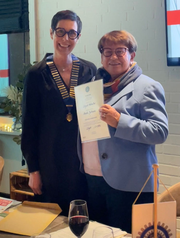 Monika Beckmann (rechts) und Präsidentin Dr. Minettchen Herchenröder Ehrung Monika Beckmann